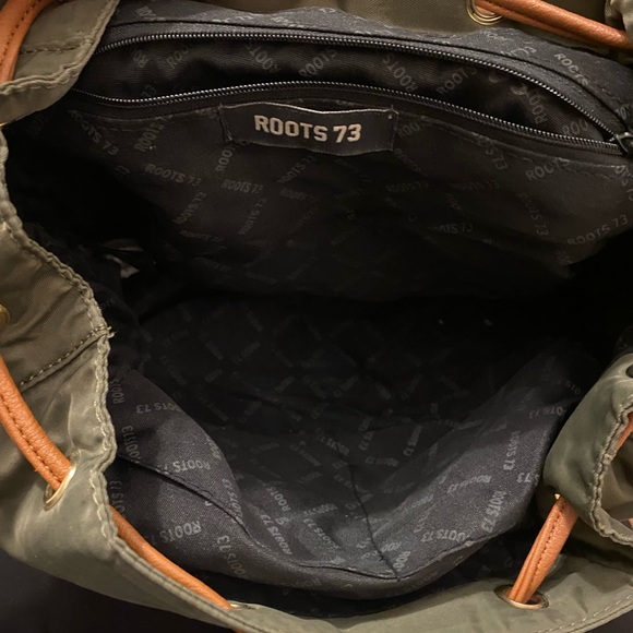 Army green Roots backpack - Picture 4 of 4